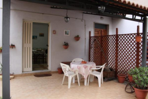 B&B La Petite Maison Santa Domenica